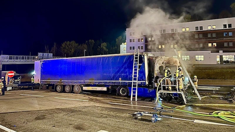 Abendlicher Einsatz für die Feuerwehr Wals-Siezenheim (Bild: Markus Tschepp)