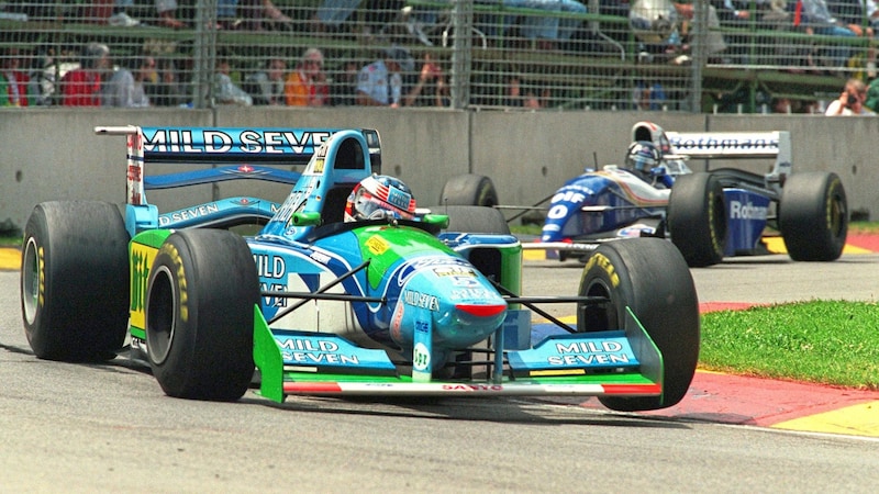 November 13, 1994: Schumacher's Benetton fought a duel with Damon Hill's Williams. (Bild: picturedesk.com/MELCHERT HARRY / EPA / picturedesk.com)