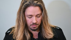 Nach dem Skandal um erfundene Antisemitismus-Vorwürfe bittet Ofarim um eine zweite Chance.