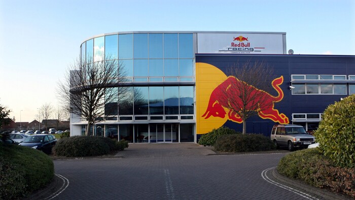 Die Fabrikhallen des Teams in Milton Keynes