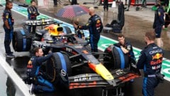 Die anhaltenden Schummel-Vorwürfe rund um den Formel-1-Rennstall von Red Bull haben die FIA erneut zum Handeln gezwungen. (Bild: AFP/APA/POOL/Sebastiao Moreira)