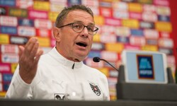 Ralf Rangnick hat vor dem Spiel gegen Kasachstan Klartext zu mehreren Aufreger-Themen ...