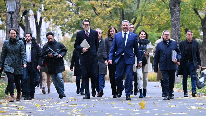 Das ÖVP-Verhandlungsteam rund um Karl Nehammer