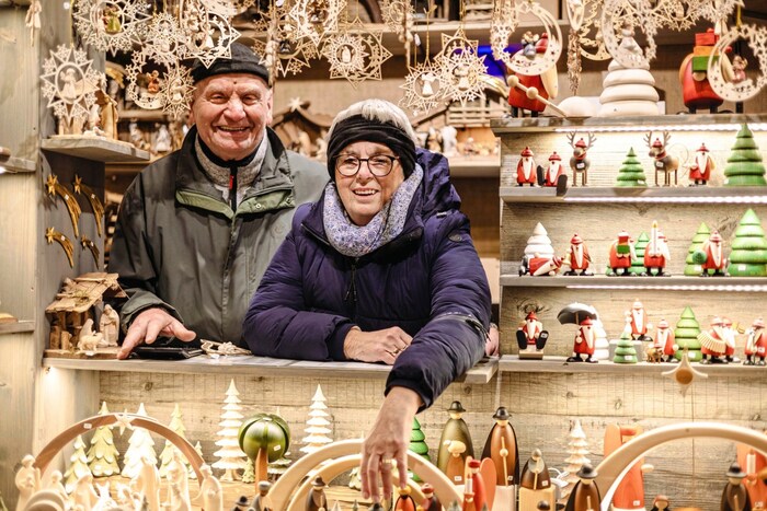Heinz und Ingrid Lackner betreiben ihren Stand seit 14 Jahren. Das Geschäft läuft gut.