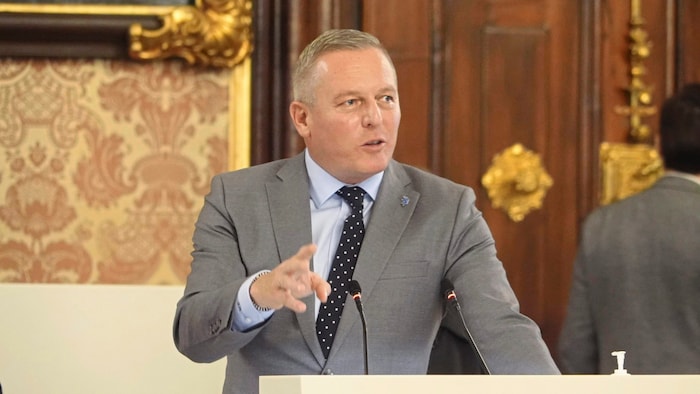FPÖ parliamentary group leader Mario Kunasek: "We are reading the project control report very critically."