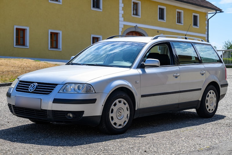 Am 11. August wurde ein 17-Jähriger mit diesem VW Passat auf der A 1 bei Ansfelden mit 198 km/h „gelasert“. (Bild: TEAM FOTOKERSCHI / KERSCHBAUMMAYR)