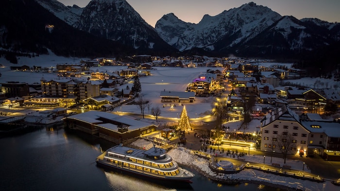 A "Christmas ship" also sets sail on Lake Achensee.