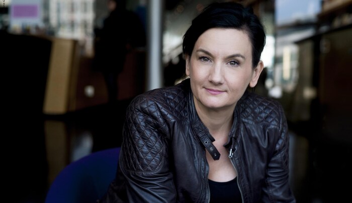 Theresa Prammer hat „Falsche Masken“ beim Krimifest im Gepäck.