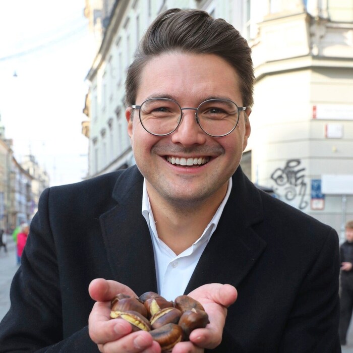 Niko Swatek at "Maronessa" in Herrengasse, Graz.