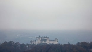 Der Nebel steigt tagsüber auf, zuletzt blieb die Decke dicht. (Bild: Tröster Andreas)