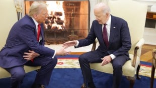 Trump und Biden im Oval Office (Bild: AFP/ALEX WONG/Getty Images)