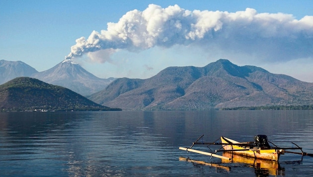 Bali is only about 500 kilometers away from the province of East Nusa Tenggara, where the 1584-meter-high volcano (pictured) is located. (Bild: AFP)