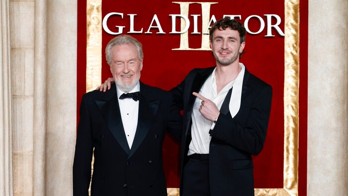 Hauptdarsteller Paul Mescal posierte mit Regisseur Ridley Scott am roten Teppich.