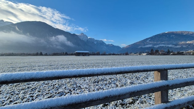 Auch im Lienzer Talboden – hier ein Blick auf die Lienzer Dolomiten – war es Donnerstagmorgen weiß. (Bild: Martin Oberbichler)