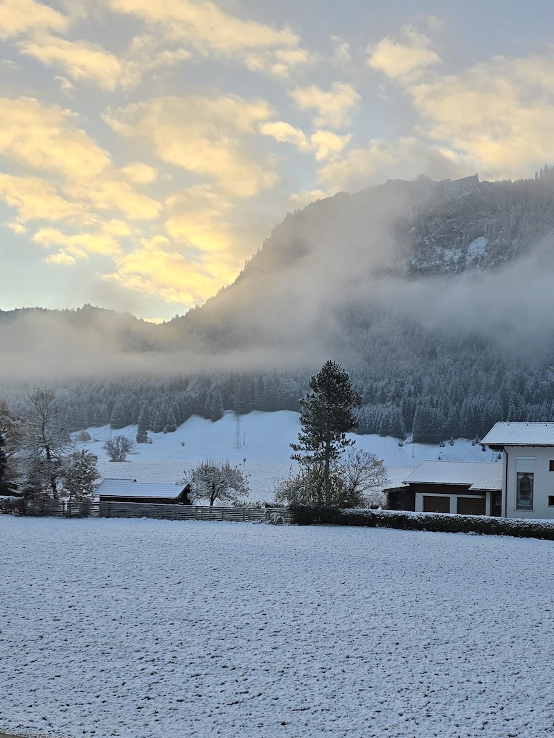 Grüße von Frau Holle gab es auch in Ehenbichl bei Reutte in Tirol.  (Bild: Rauth)