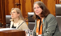 Elke Kahr (KPÖ, re.) und Judith Schwentner (Grüne) arbeiten seit 2021 zusammen.