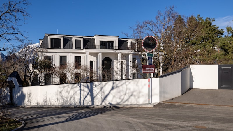 René Benko resided in this multi-million villa until his arrest, despite being bankrupt to the tune of billions. (Bild: picturedesk.com/EXPA / APA / picturedesk.com)