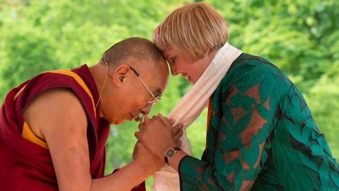 Ein intimes Porträt über den schon fast 90-jährigen Dalai Lama.