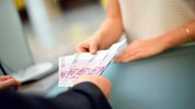 In der Bankenkrise hätten die Steuerzahler den Banken ausgeholfen, jetzt sei der Zeitpunkt ...