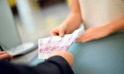 In der Bankenkrise hätten die Steuerzahler den Banken ausgeholfen, jetzt sei der Zeitpunkt ...