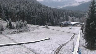 Die Talstation der Zwieselalm war am Morgen angezuckert, zu Mittag war bereits alles weg.