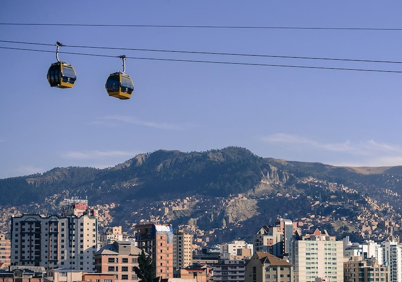 Urban cable cars are no longer a rarity. In La Paz (Bolivia), for example, gondolas have been in operation for several years. (Bild: Doppelmayr)