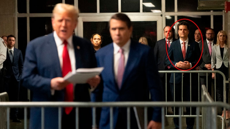 Gaetz stand vor Gericht demonstrativ hinter Trump. (Bild: AFP/Steven Hirsch/Getty Images, Krone KREATIV)