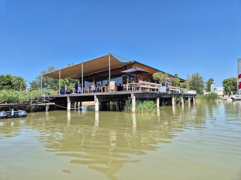 The lounge has a wonderful view of the lake. (Bild: hafen2.at)