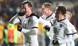 Jubel bei den Österreichern rund um Michael Gregoritsch, den Torschützen zum 2:0 gegen ...