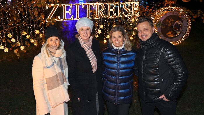 Ex-Skirennläuferin Michaela Kirchgasser, Landesrätin Barbara Eibinger-Miedl (ÖVP) und das Ivents-Team (v. l.) waren vor Ort.