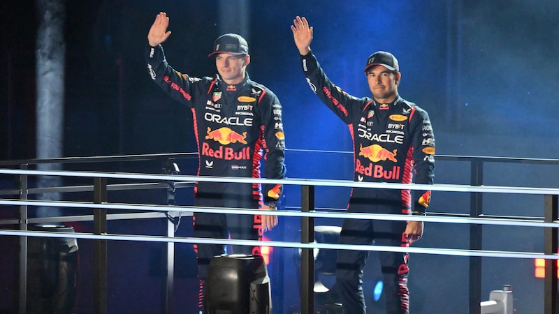 Viel Tamtam: In Las Vegas wurde den Fans 2023 eine große Show geboten, Verstappens (l.) Begeisterung hielt sich in Grenzen. (Bild: AFP/APA/ANGELA WEISS)