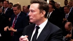 Der Kurzbotschaftendienst X (vormals Twitter) gehört zum Firmenimperium des Tech-Moguls Elon Musk. (Bild: AP)