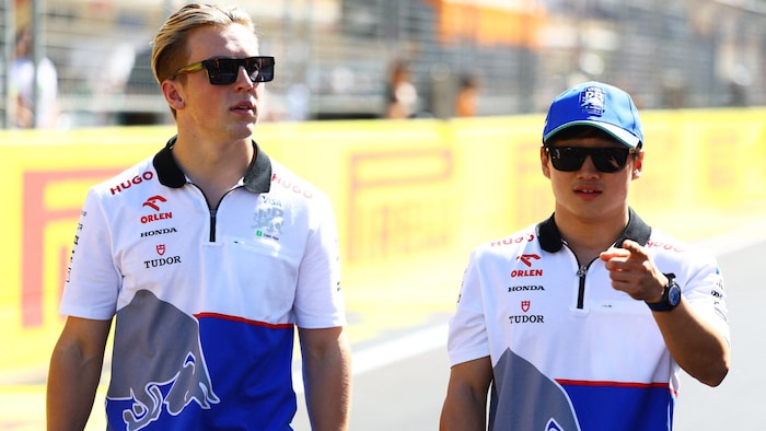 Liam Lawson (l.) hatte Anfang der Saison seine Chance bei Red Bull. Mittlerweile fährt Yuki Tsunoda (r.) an der Seite von Verstappen.