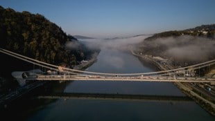 Die neue Brücke über die Donau in Linz ist seit dem Wochenende in Betrieb. Wie wird sie angenommen?  (Bild: Markus Wenzel)