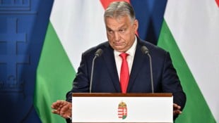 Orbán ist auf EU-Ebene mittlerweile ziemlich isoliert. (Bild: AFP/Attila KISBENEDEK)