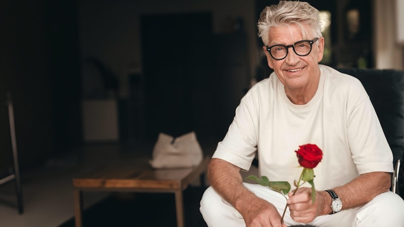 Will Franz Stärk find his dream woman on the "Golden Bachelor"? The 73-year-old is certainly looking forward to the adventure. (Bild: RTL / Stephan Pick)