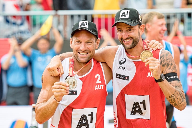 Clemens Doppler (re.) und Alex Horst bejubelten 2017 WM-Silber. (Bild: EPA)