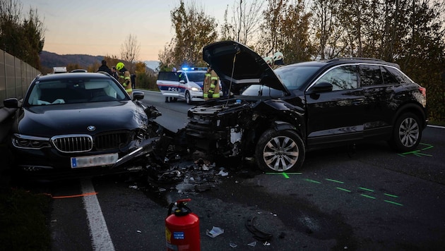 Crash auf der Lamprechtshausener Straße am Freitagnachmittag (Bild: Pressefoto Scharinger © Daniel Scharinger, Krone KREATIV)