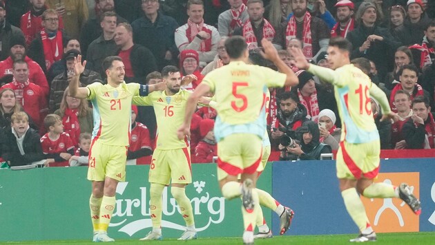 Spanien siegt gegen Dänemark mit 2:1.