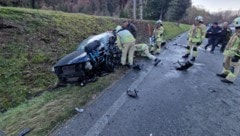 Auch ein Hubschrauber musste anrücken. (Bild: ZOOM Tirol)