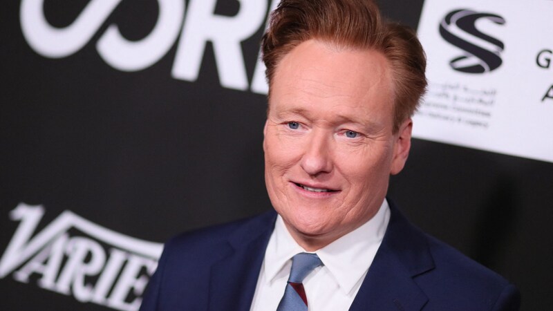 Conan O‘Brien wird erstmals durch die Oscar-Gala führen. (Bild: APA/AFP/Jean-Baptiste LACROIX)