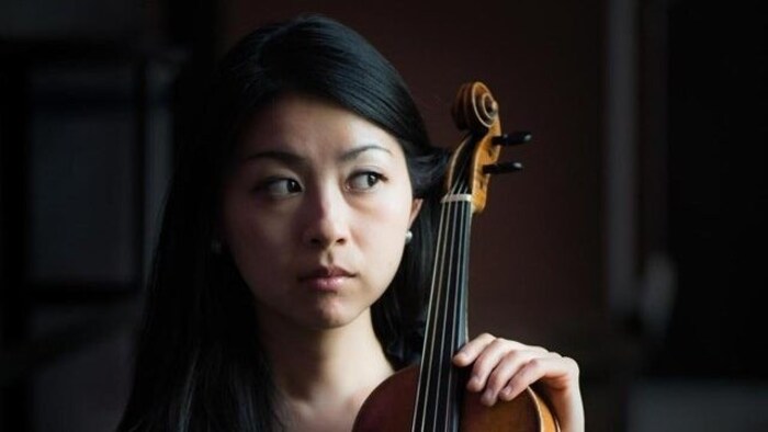 Baroque violinist Mayumi Hirasaki played Bach.