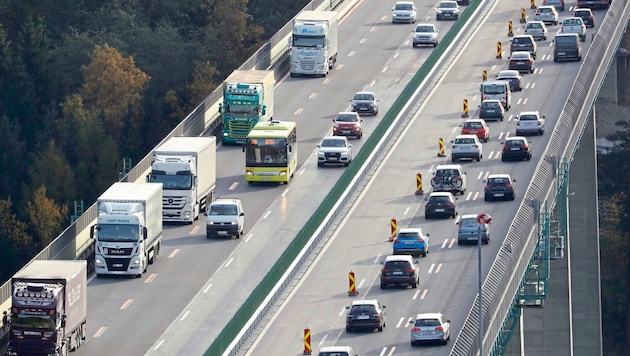 The accident occurred at the southern end of the Europabrücke bridge (symbolic image). (Bild: Christof Birbaumer / Kronenzeitung)