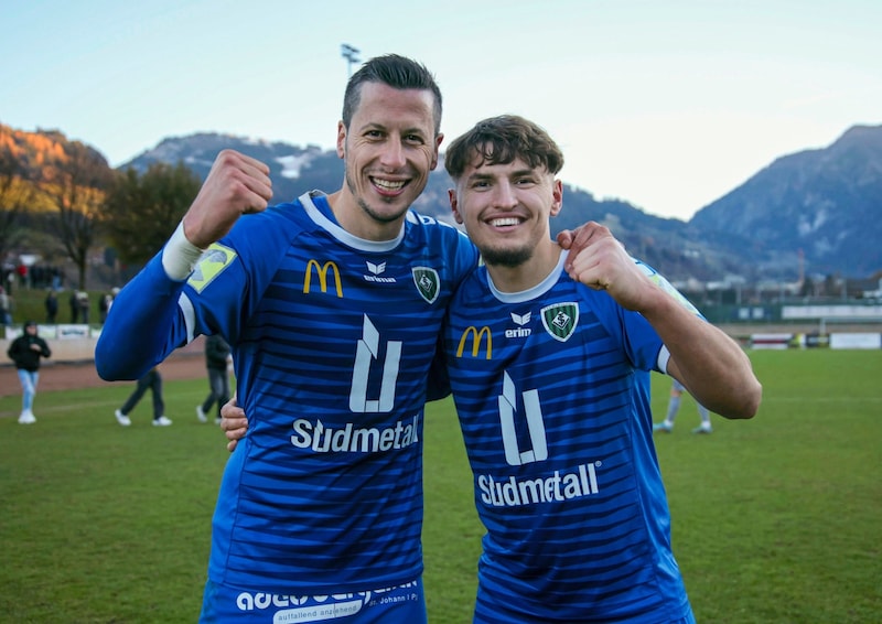 St. Johann's goal scorers: Ojdanic (left) and Bytyqi. (Bild: Tröster Andreas/Kronen Zeitung)