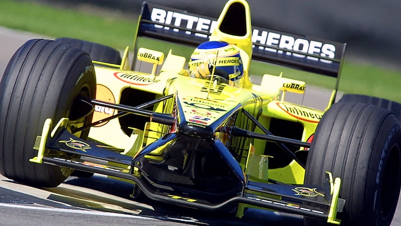 Ein Jordan-Bolide mit V10-Motor aus dem Jahr 2001 (Bild: AFP/APA/JOHN RUTHROFF)