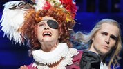 Willkommen in der Renaissance: Daniela Dett als Wahrsagerin mit Fehlerquote, Gernot Romic als ...