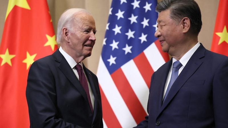 Von links: Biden mit Chinas Präsident Xi Jinping (Bild: AFP/Leah Millis)