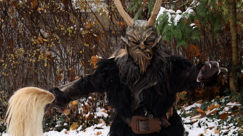 Eerily beautiful carving: the tradition has been practiced in Salzburg-Gnigl for decades. This year's run takes place on November 30th. (Bild: Tröster Andreas)