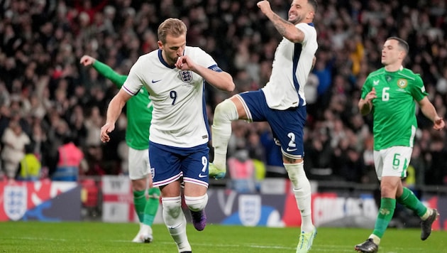 Harry Kane and Co. celebrate. (Bild: AP/Kin Cheung)