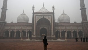 In Neu-Delhi mussten wegen des anhaltenden Smogs die Schulen geschlossen werden. 